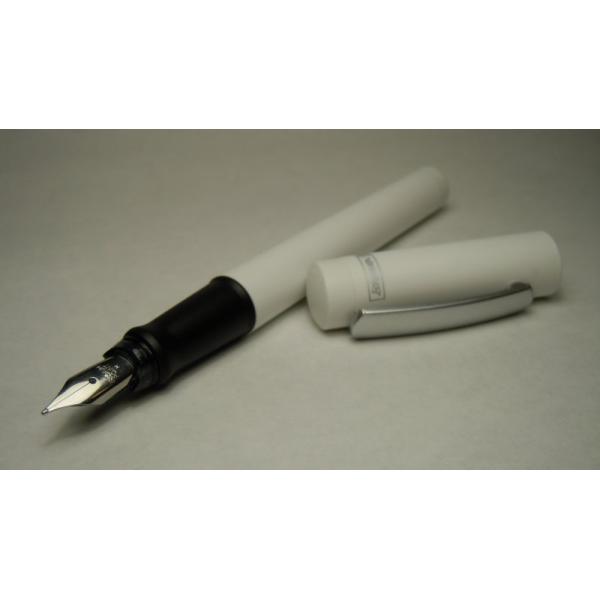 Stylo plume M blanc 10-2911000